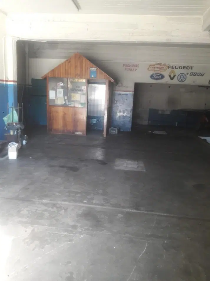 LOCAL COMERCIAL EN AV. ALQUILA CASTELAR 4