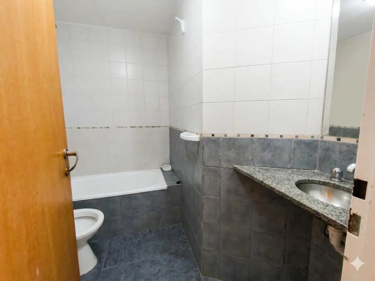 Departamento 2 Dormitorios al Frente con Balcón, Baño y Toilette de recepción - Lourdes 2