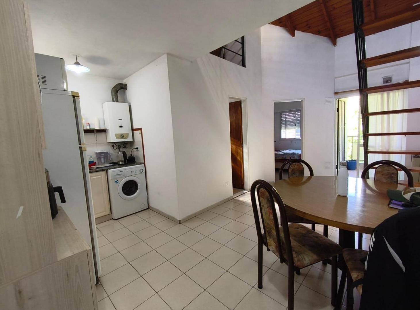 Foto de Departamento Tipo Dúplex de 1 Dormitorio con Entrepiso Comodín y Balcón, imagen 2
