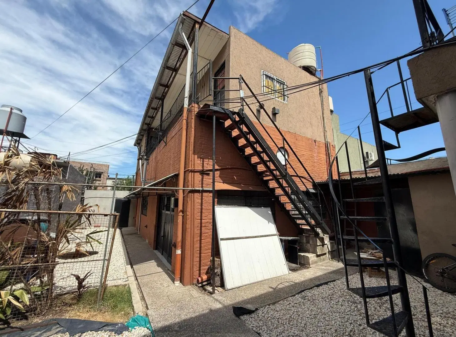 VENTA COMPLEJO DE DEPARTAMENTOS EN BELLA VISTA 3
