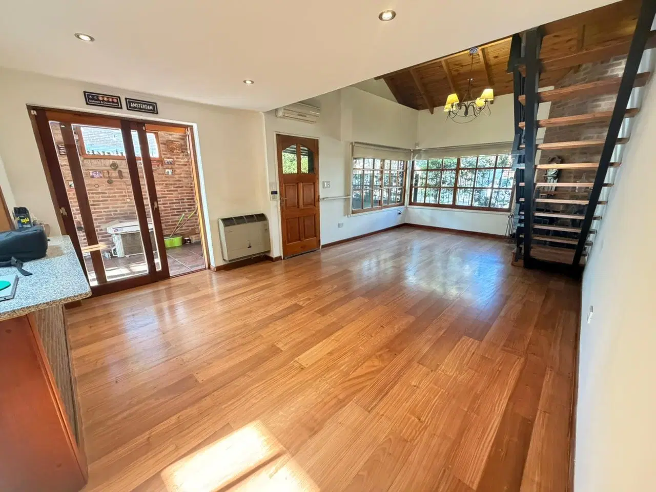 VENTA CASA 4 AMB CON PILETA EN HURLINGHAM 2