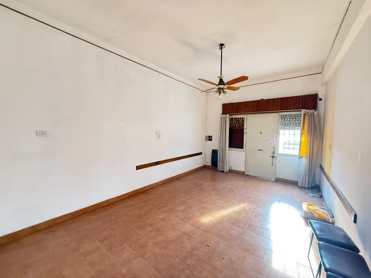 Foto de VENTA CASA 5 AMB EN BELLA VISTA APTA CREDITO, imagen 3