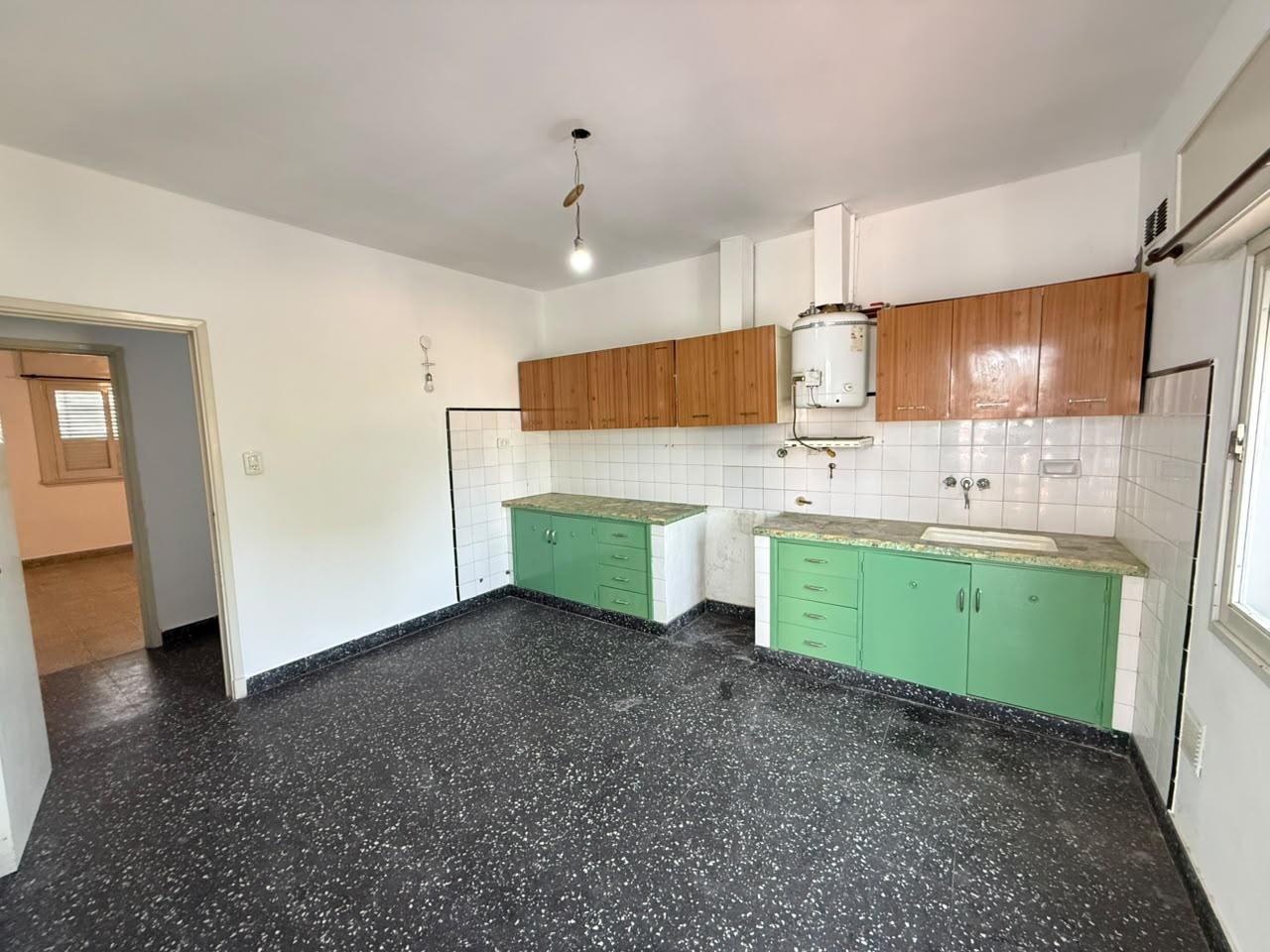 Foto de VENTA CASA 5 AMB EN BELLA VISTA APTA CREDITO, imagen 4