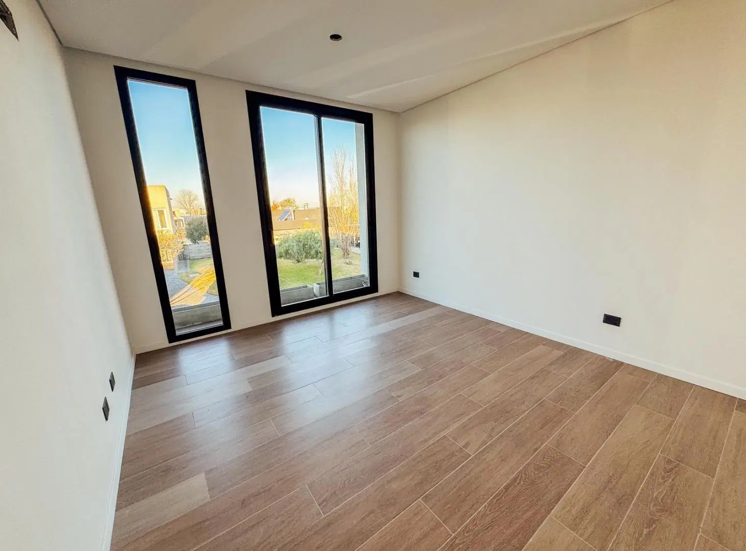 Venta Casa en El Canton - Norte 5 ambientes 3