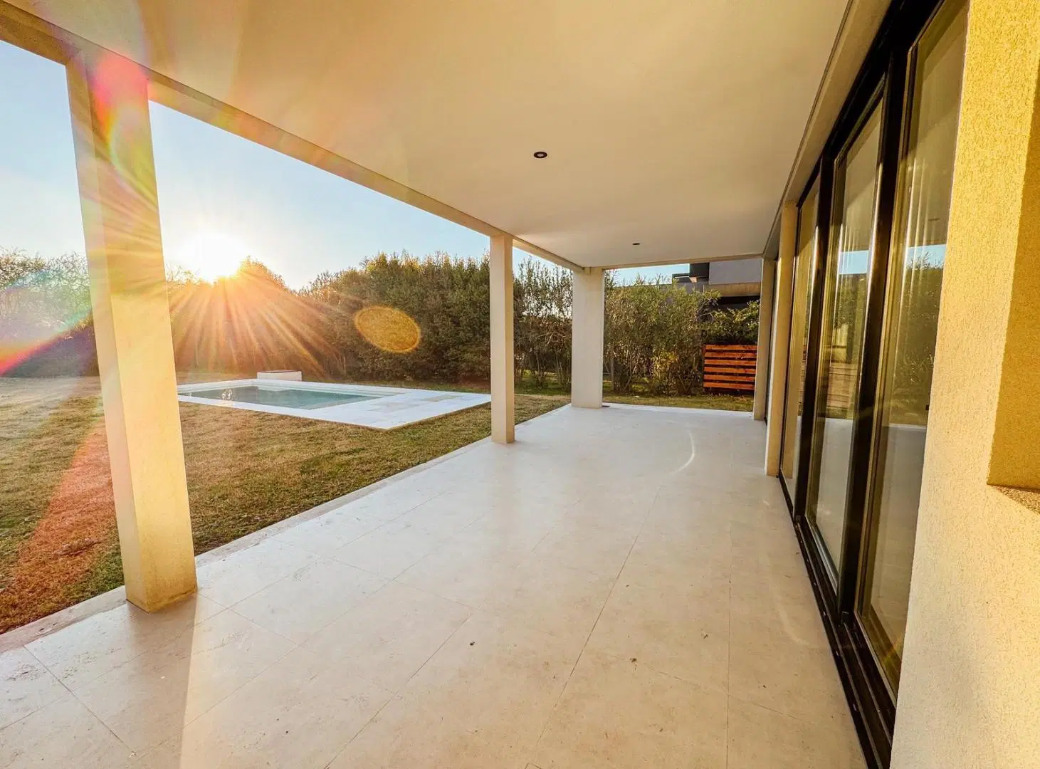 Venta Casa en El Canton - Norte 5 ambientes 4