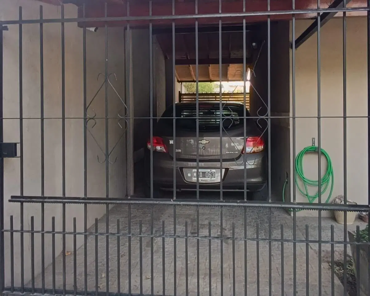 CASA EN VENTA 4AMB HURLINGHAM 3