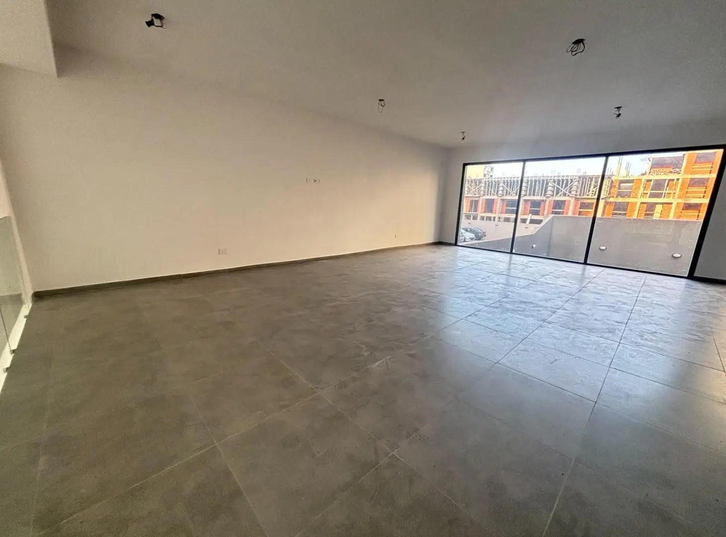 Alquiler Local de amplias dimensiones ideal gastronomía(patio cervecero)Muñiz 5