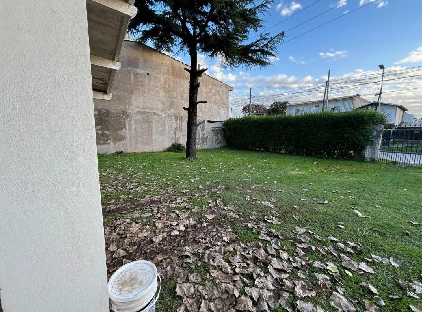 Venta Casa 3 ambientes con gran parque .Polvorines 1
