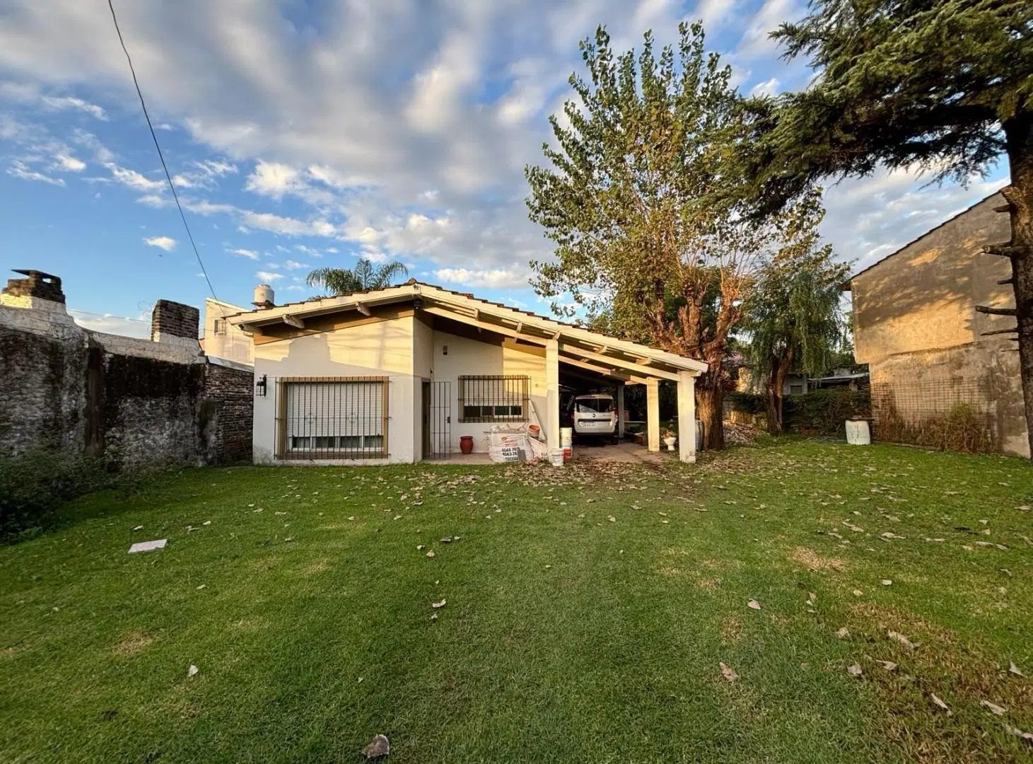 Venta Casa 3 ambientes con gran parque .Polvorines 2