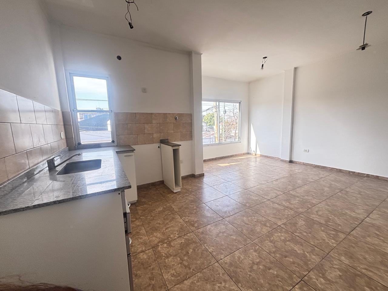 Foto de Venta Departamento 2 amb. c/ balcon Jose C Paz, imagen 2