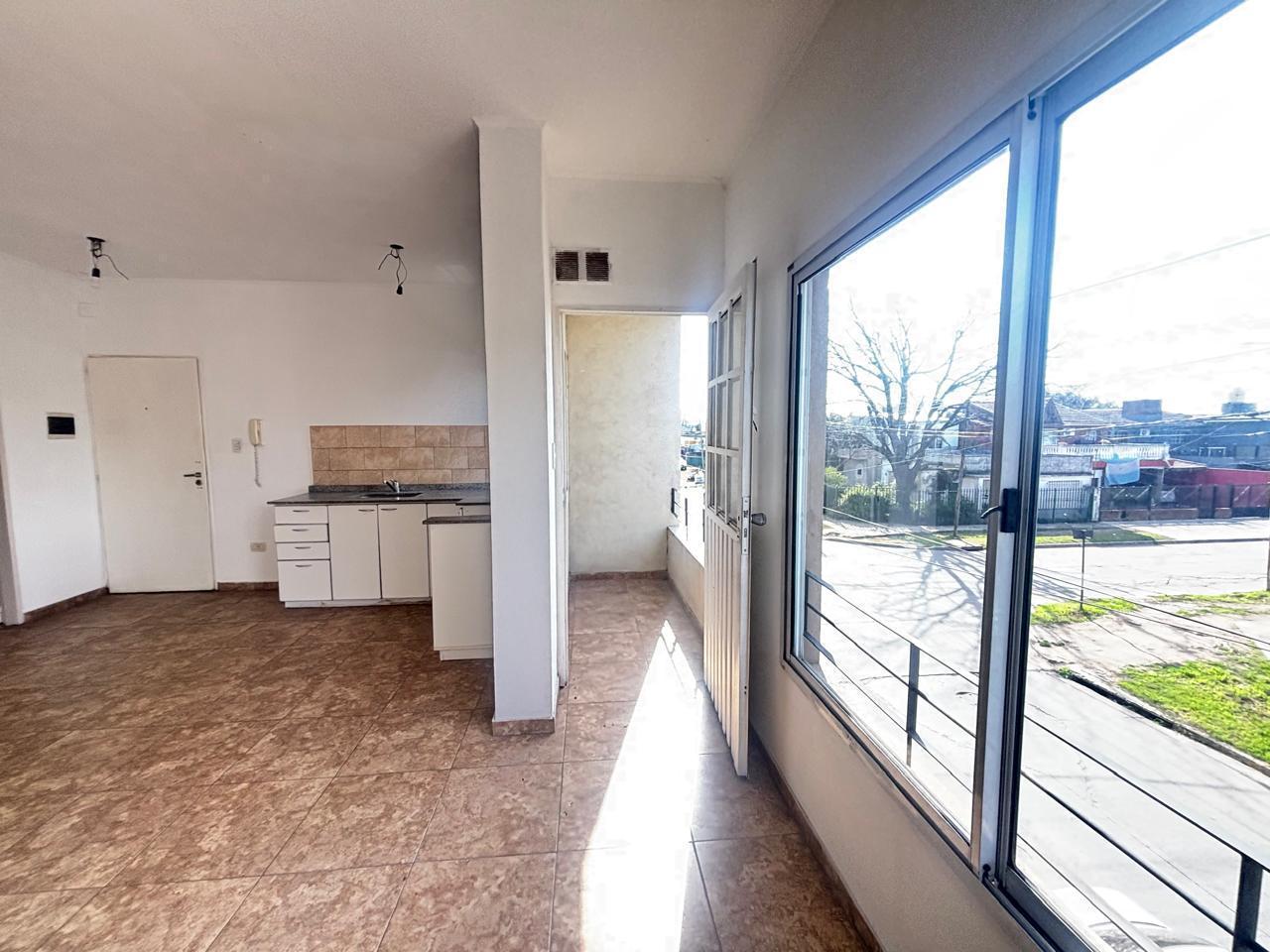 Foto de Venta Departamento 2 amb. c/ balcon Jose C Paz, imagen 1