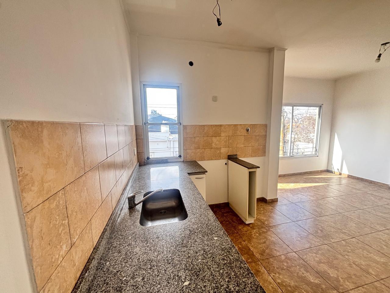 Foto de Venta Departamento 2 amb. c/ balcon Jose C Paz, imagen 5