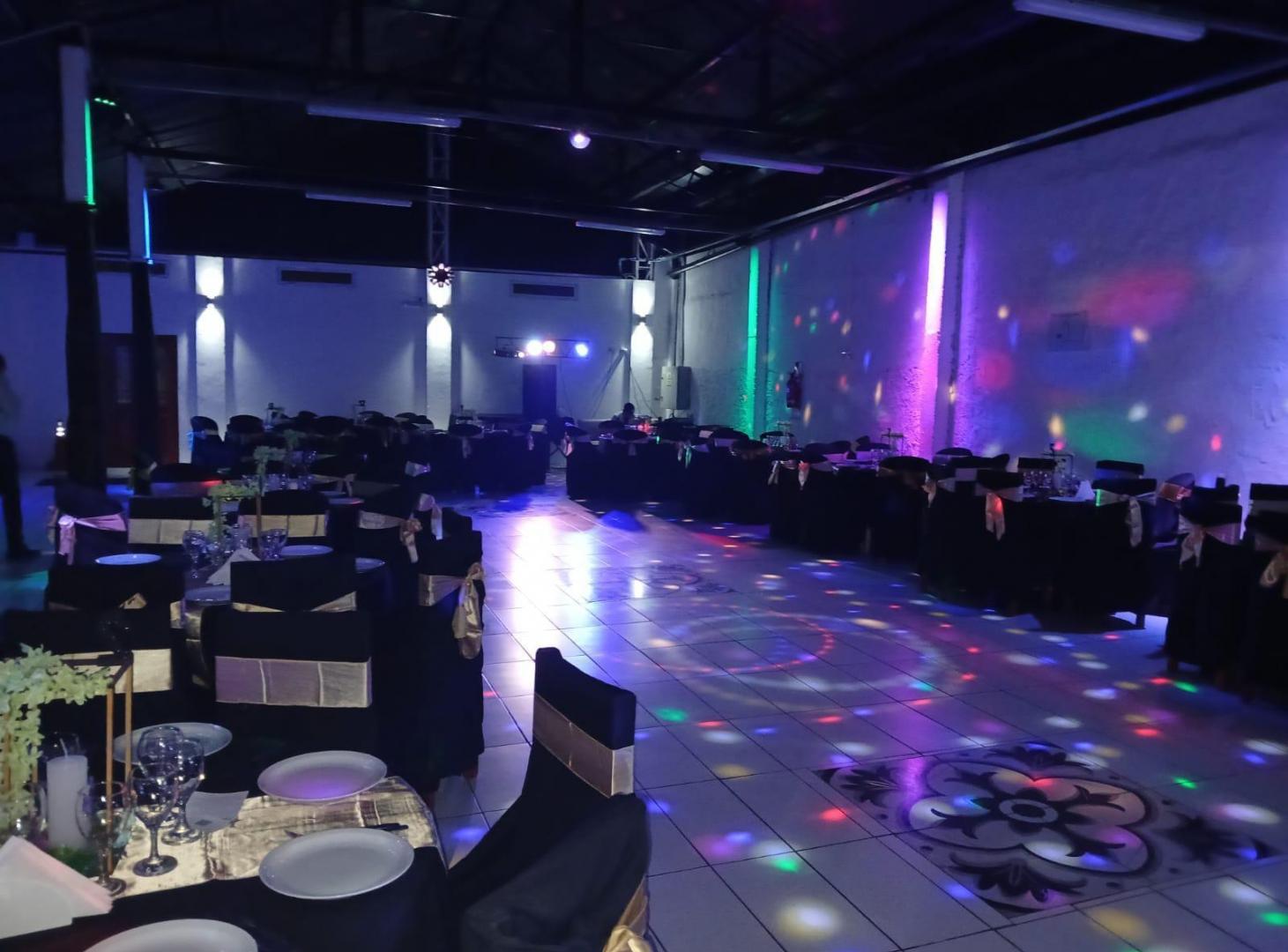 Foto de VENTA SALON DE EVENTOS MAS DEPARTAMENTO 2 AMBIENTES , PISCINA, imagen 3