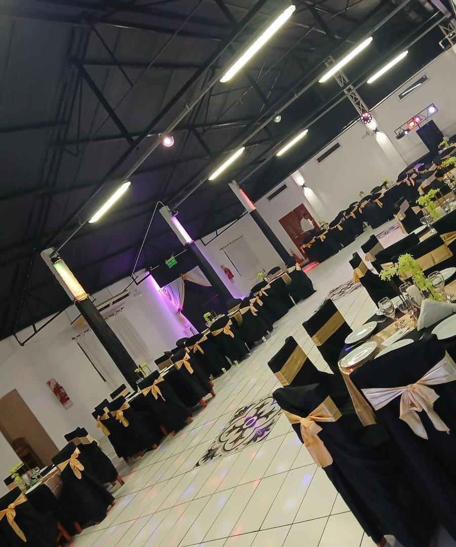 Foto de VENTA SALON DE EVENTOS MAS DEPARTAMENTO 2 AMBIENTES , PISCINA, imagen 1