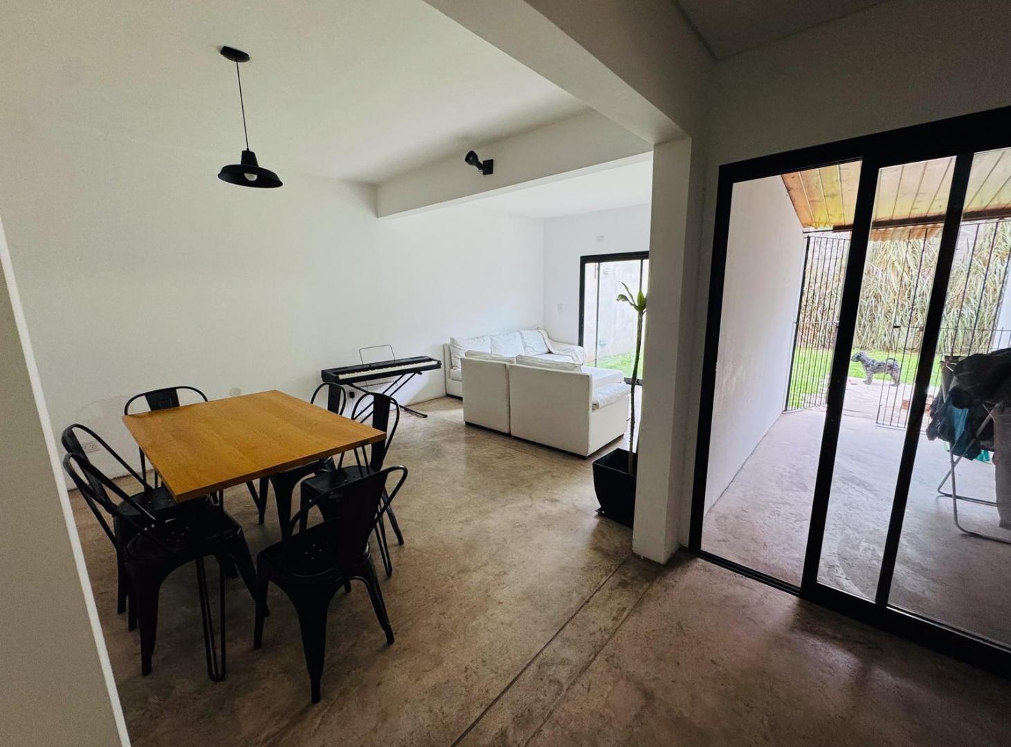 Foto de Casa Venta Bella Vista 2 3 amb jardin PERMUTA, imagen 2