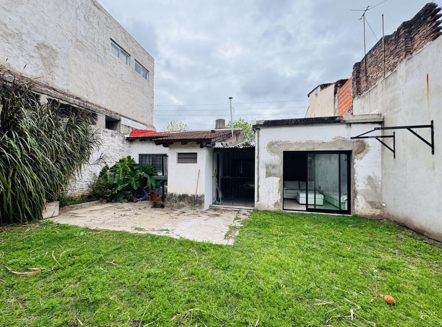 Foto de Casa Venta Bella Vista 2 3 amb jardin PERMUTA, imagen 4