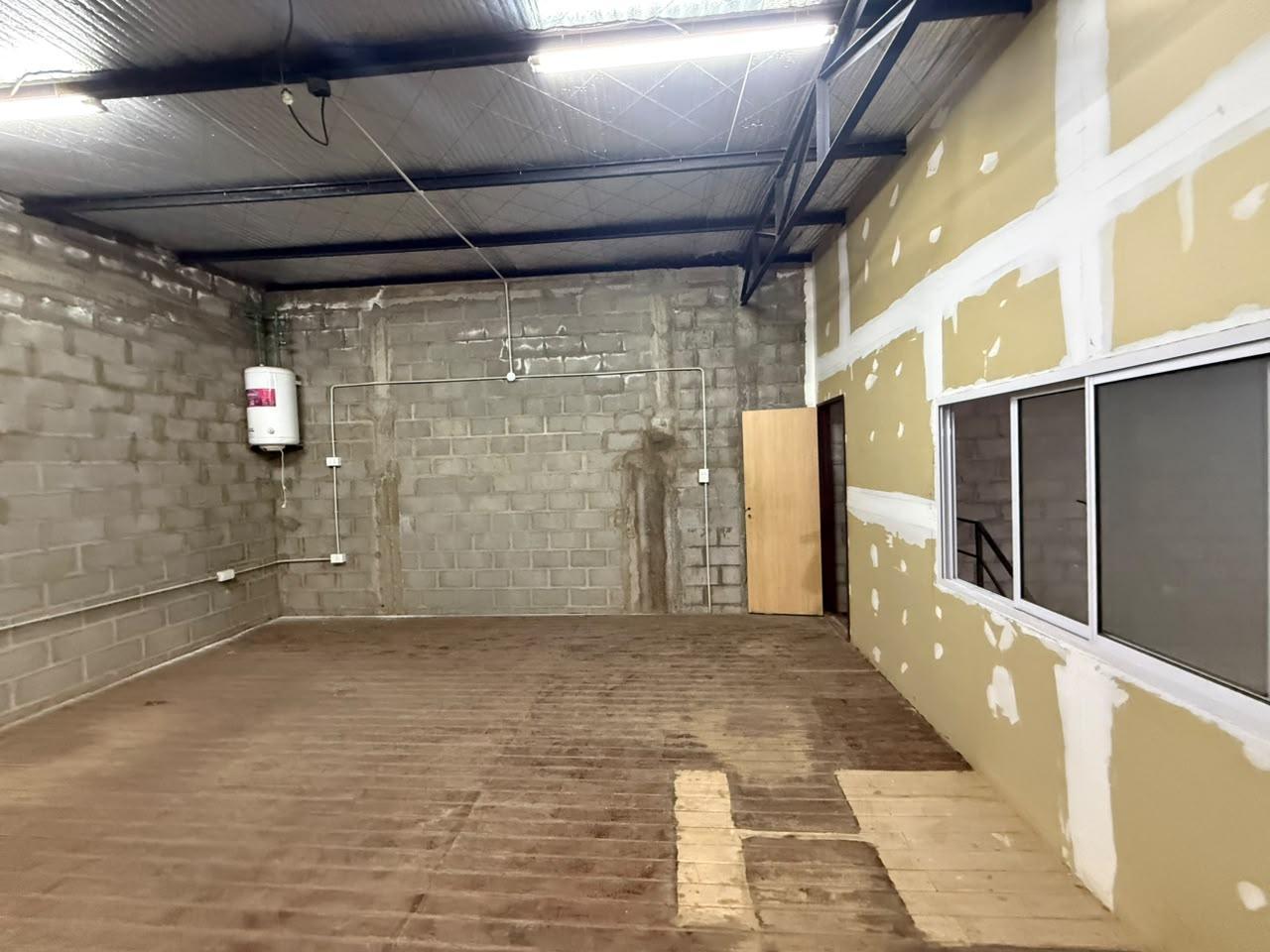 Foto de LOCAL COMERCIAL CON DEPOSITO EN JOSE C PAZ, imagen 1