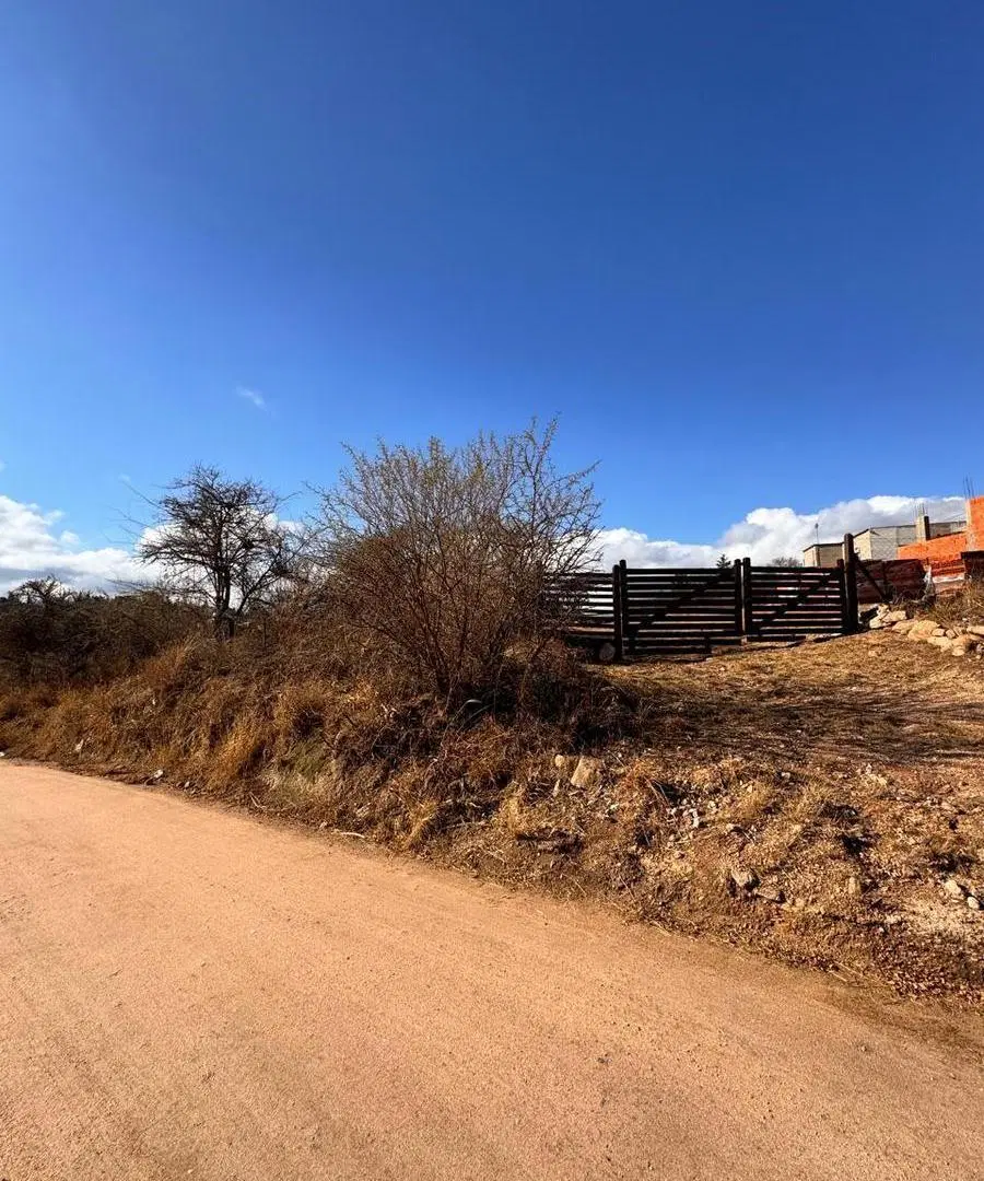 VENTA DE TERRENO EN PARQUE SIQUIMAN A 5 CUADRA DEL LAGO SAN ROQUE. CARLOS PAZ. CORDOBA.- 3
