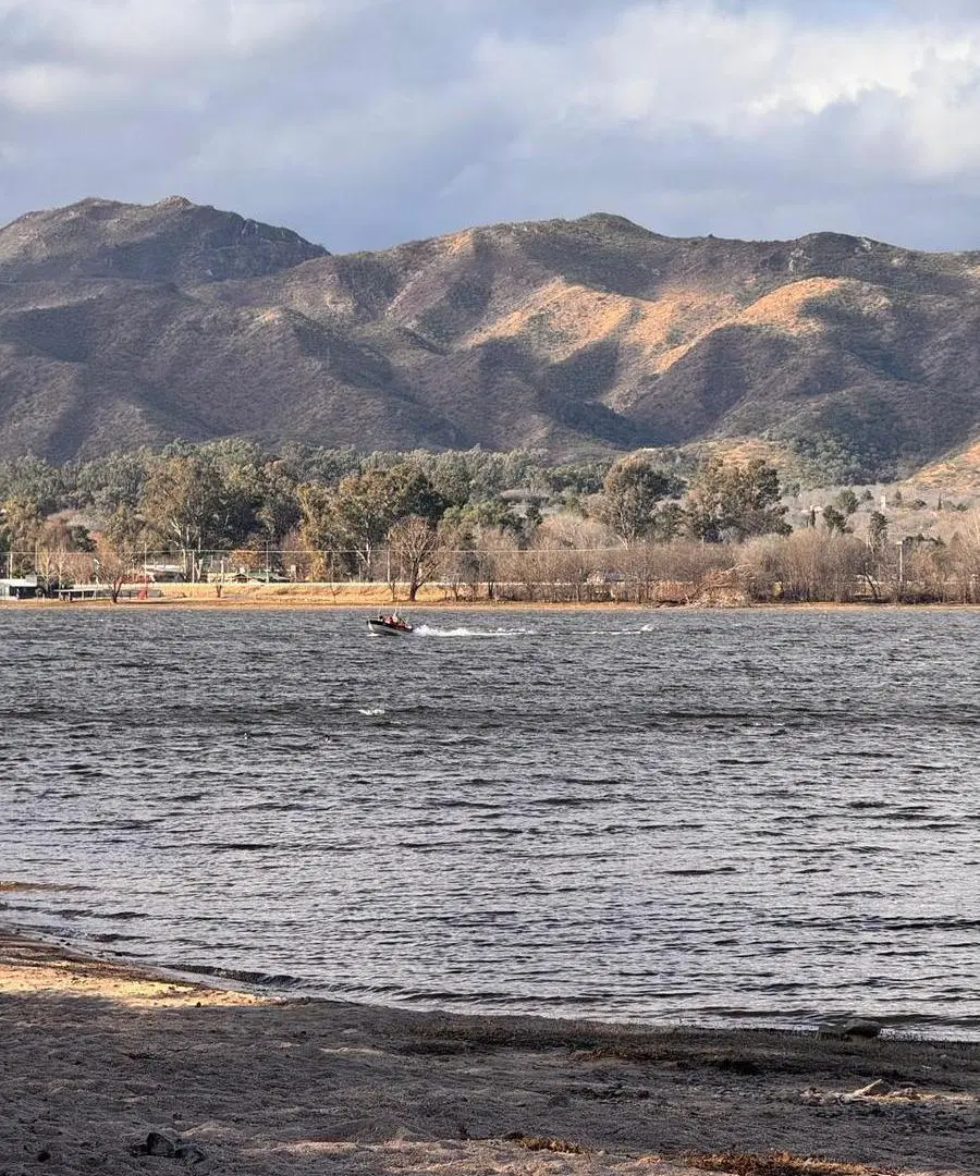 VENTA DE TERRENO EN PARQUE SIQUIMAN A 5 CUADRA DEL LAGO SAN ROQUE. CARLOS PAZ. CORDOBA.- 2
