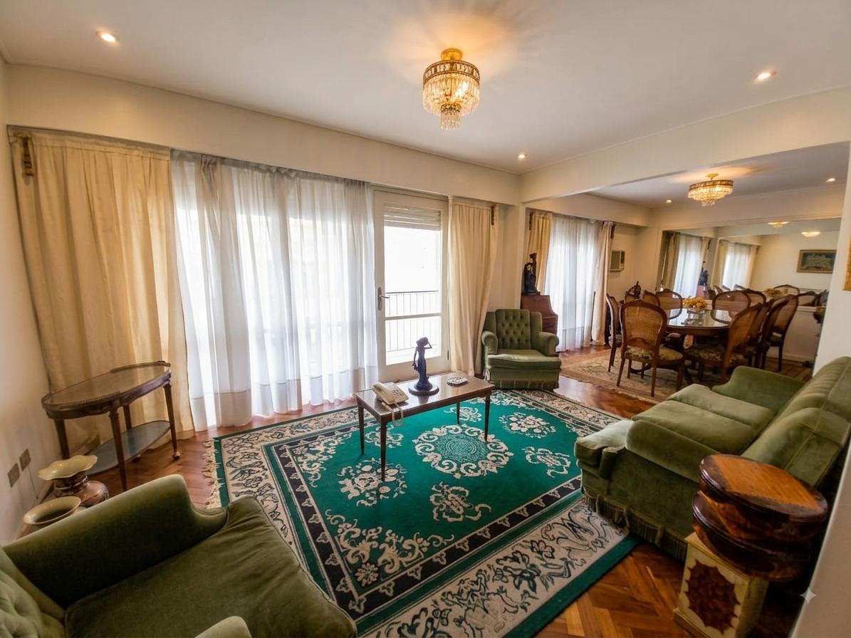 Foto de Excelente Departamento de Ambientes Amplios con Dependencias de, imagen 4
