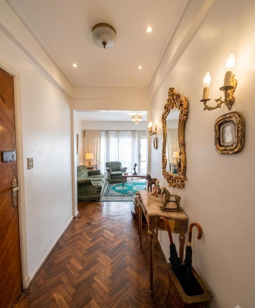 Foto de Excelente Departamento de Ambientes Amplios con Dependencias de, imagen 3