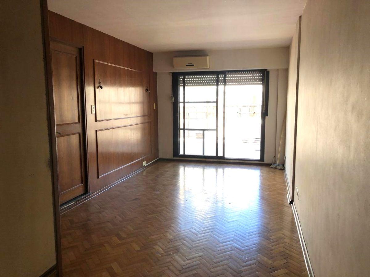 Foto de Hermoso depto con balcón terraza y parrilla. Además tiene un amplio, imagen 4