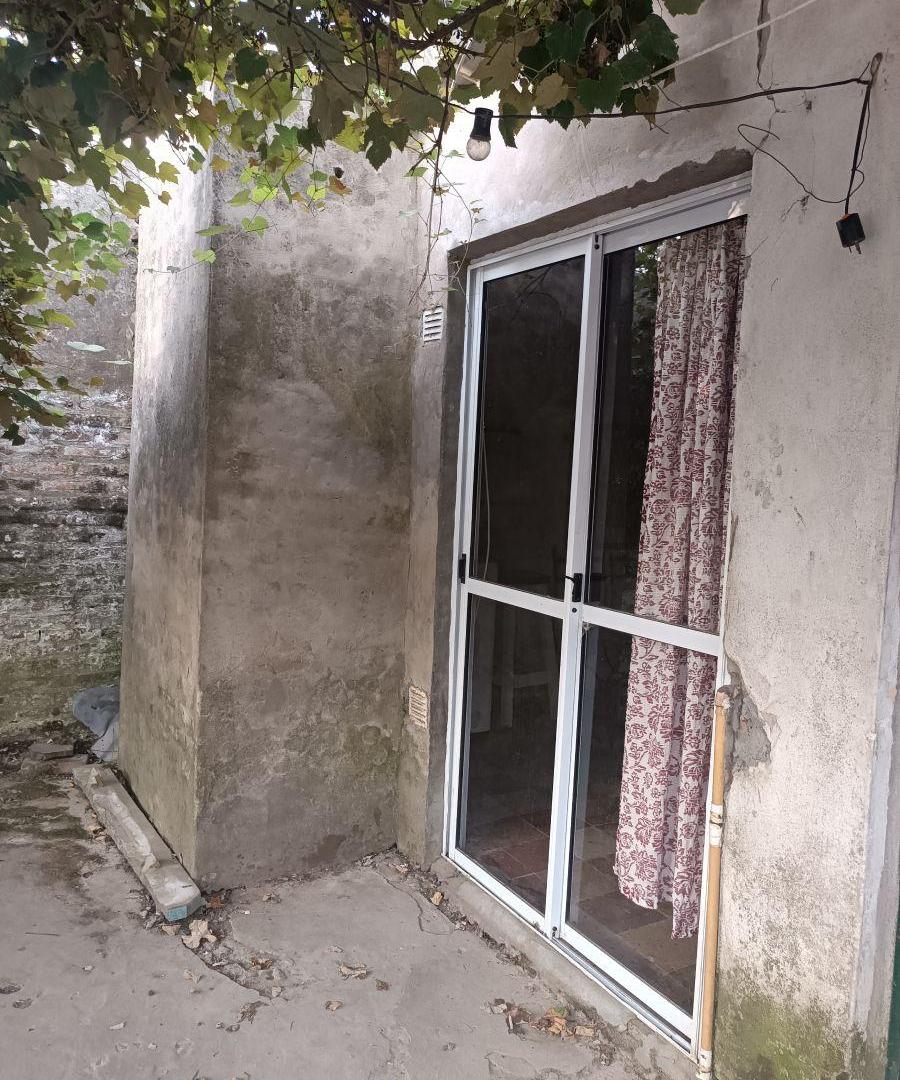 Foto de Casa de 96 m² con 3 dormitorios en venta en Navarro, imagen 2