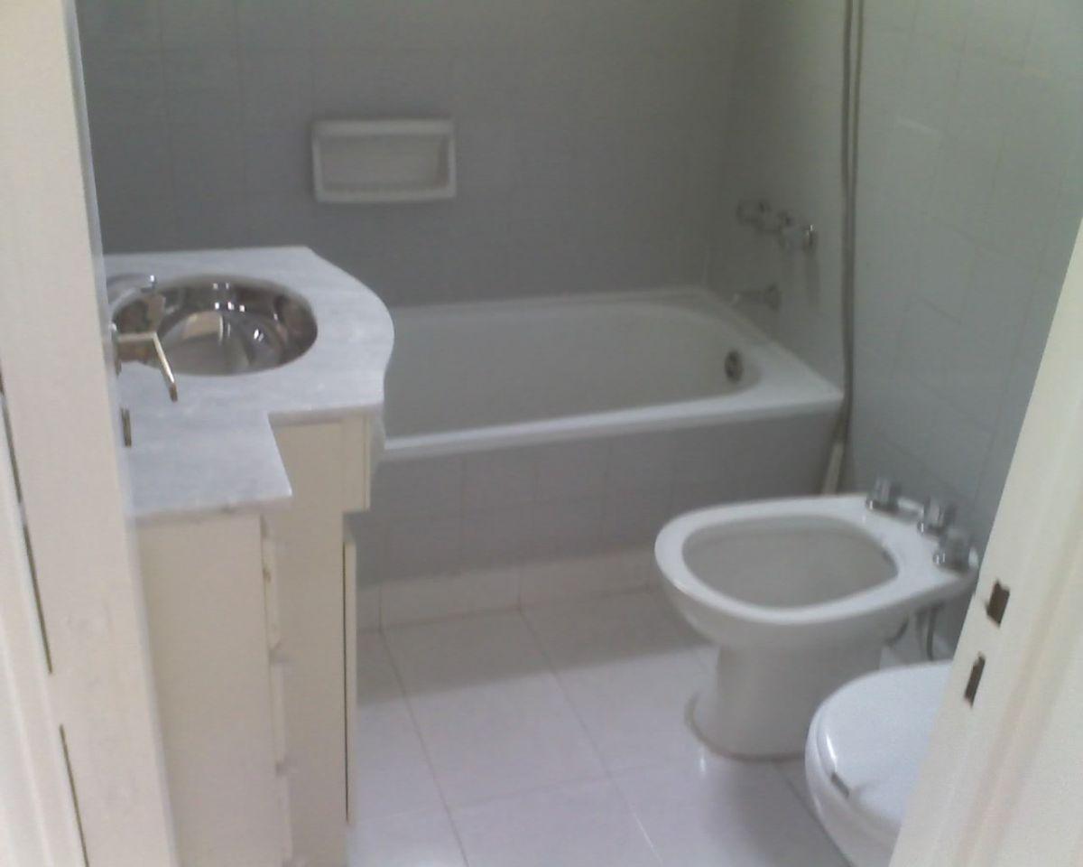 Foto de Departamento de 3 ambientes en alquiler en Balvanera sobre avenida al, imagen 2