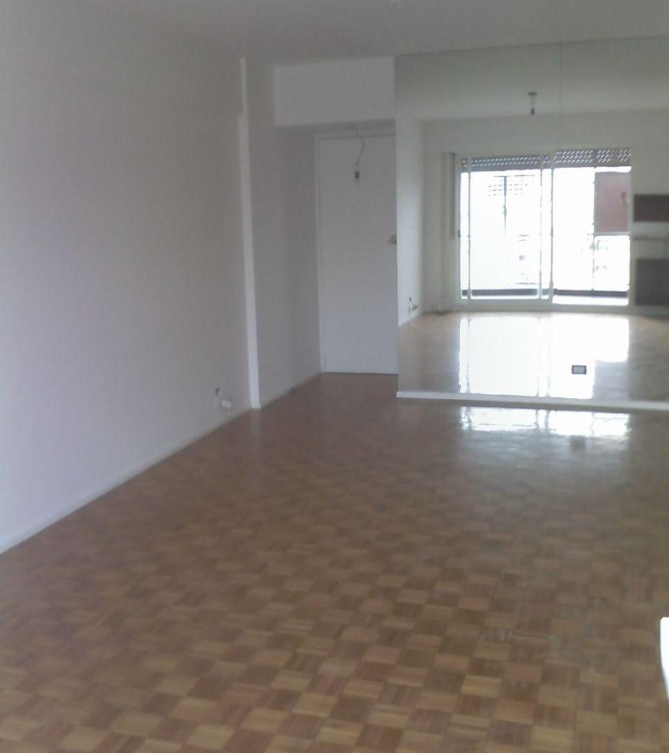 Foto de Departamento de 3 ambientes en alquiler en Balvanera sobre avenida al, imagen 3