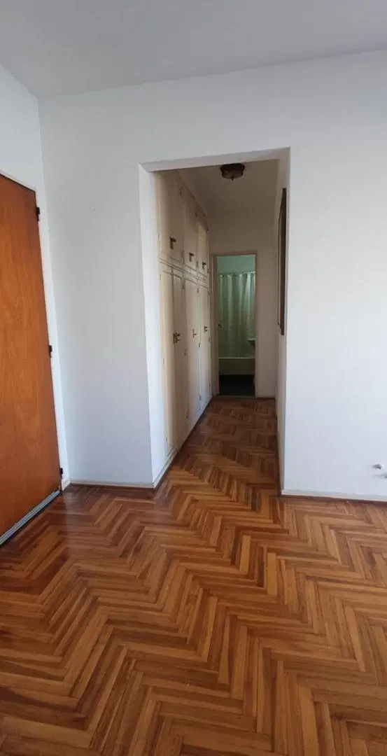 Departamento en alquiler de 3 ambientes en Monserrat, súper luminoso, todo externo, balcón al frente 4