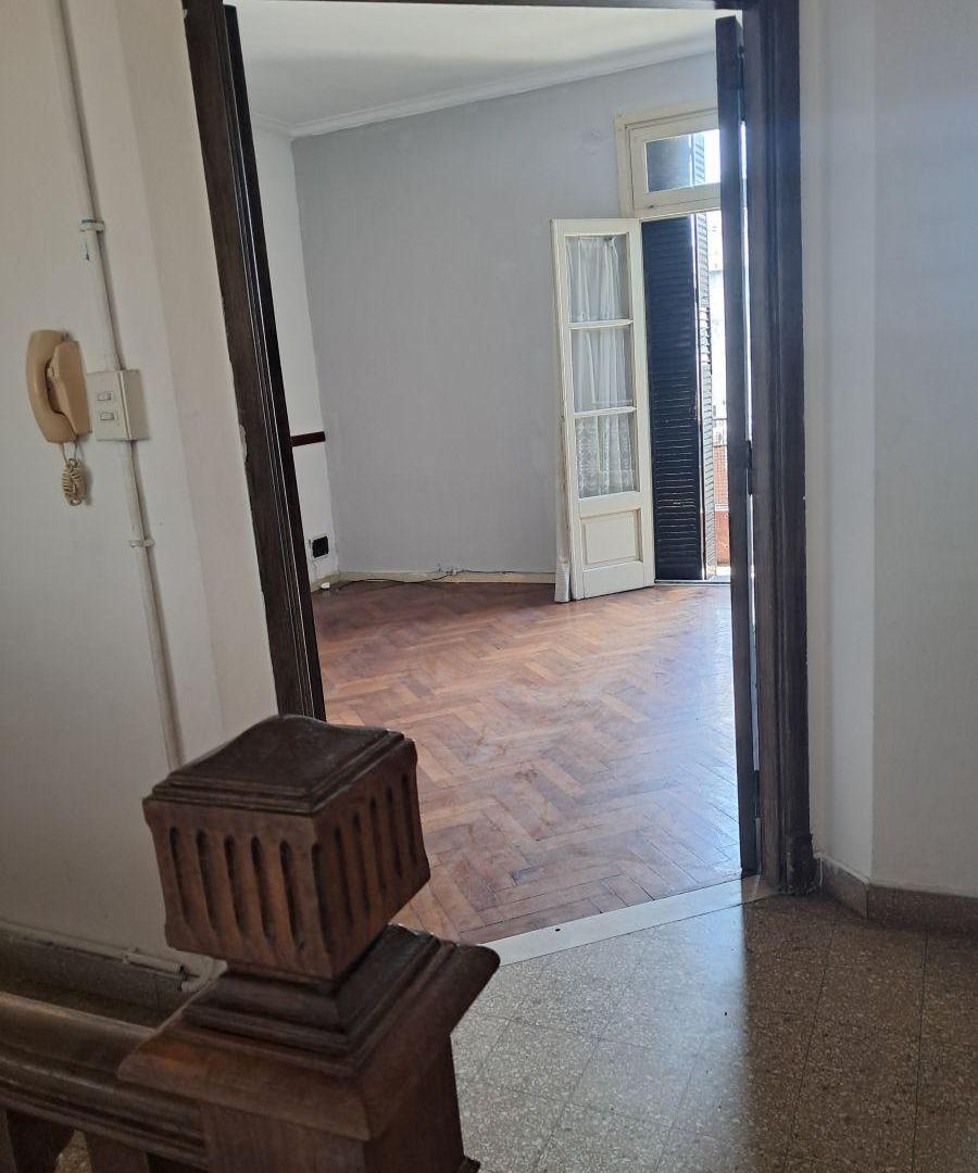 Foto de ALQUILER PH SEGUNDO. PISO POR ESCALERA, 3 AMBIENTES CON BALCONES AL, imagen 4