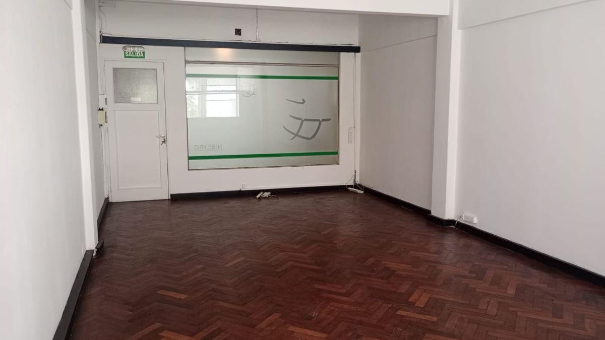 Foto de ALQUILO OFICINA AMPLIA UN PRIVADO, imagen 1