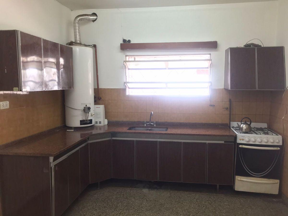 Foto de VENDO CASA 3 DORM + CASA 1 DORM + GALPON VILLA CABRERA, imagen 2
