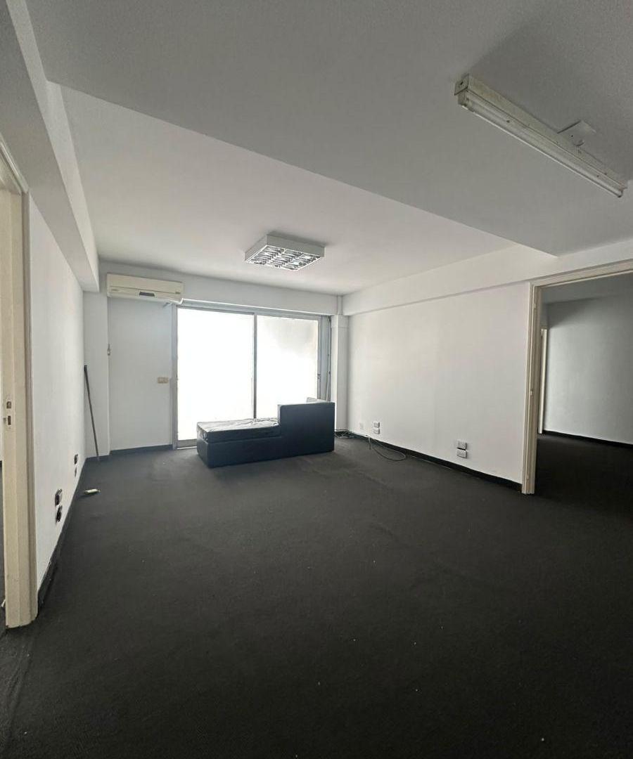 Foto de VENDO OFICINA PLENO CENTRO, imagen 3
