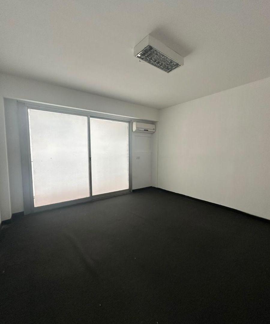 Foto de VENDO OFICINA PLENO CENTRO, imagen 2