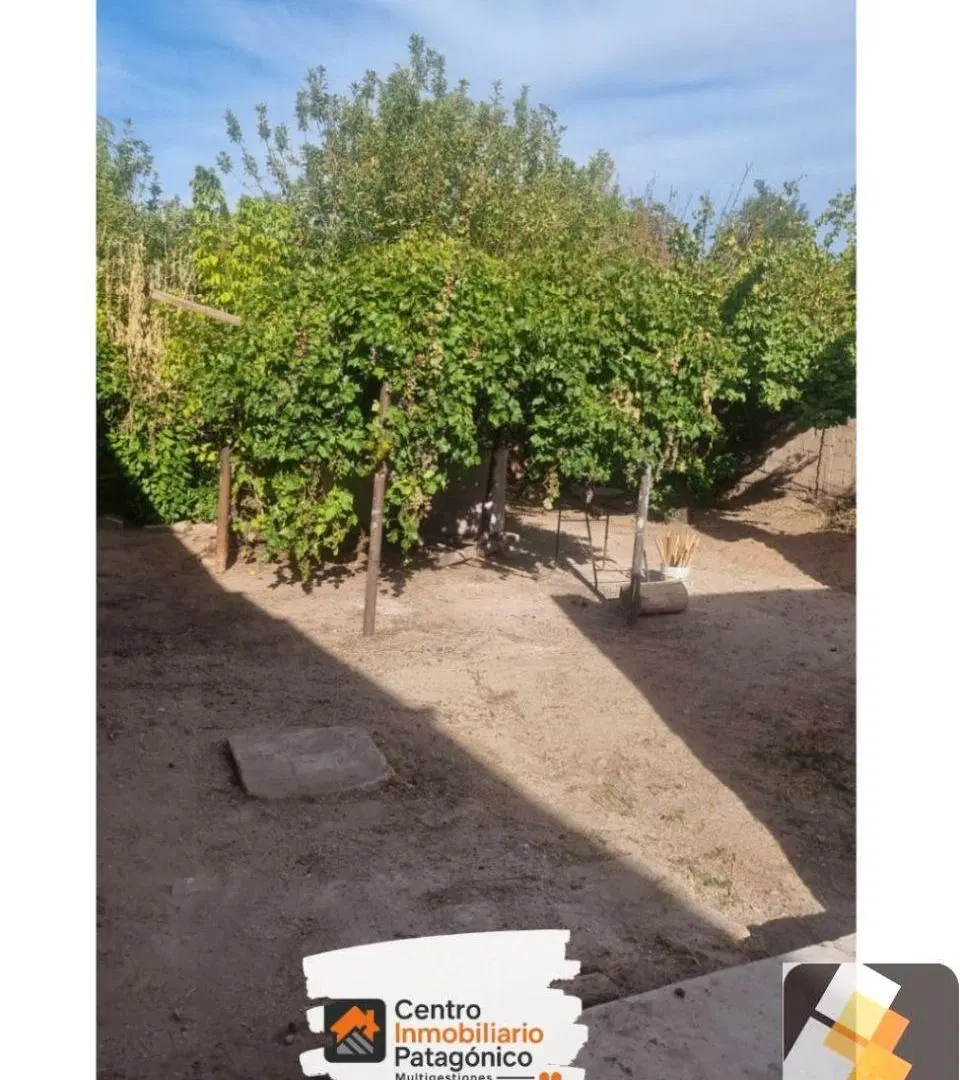 Casa en venta c/ cochera en Cutral Có 3