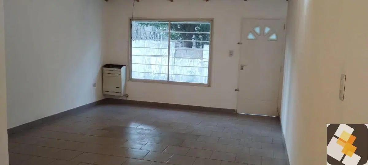 Casa en alquiler c/ cochera en Plottier 5
