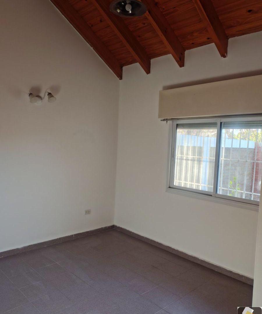 Foto de Casa en alquiler c/ cochera en Plottier, imagen 5