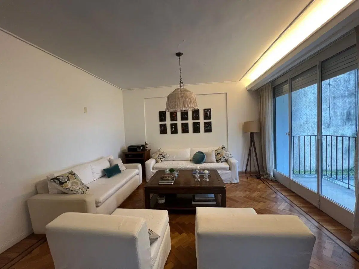 Piso de 152 mts ubicado en pleno Recoleta muy luminoso y con excelentes vistas a un Jardín 2