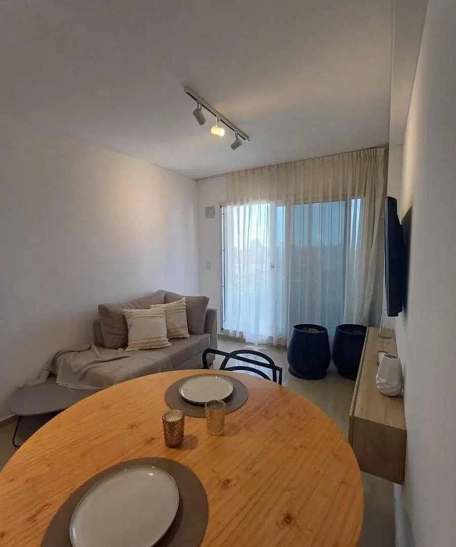 Departamento en Luis Agote 4