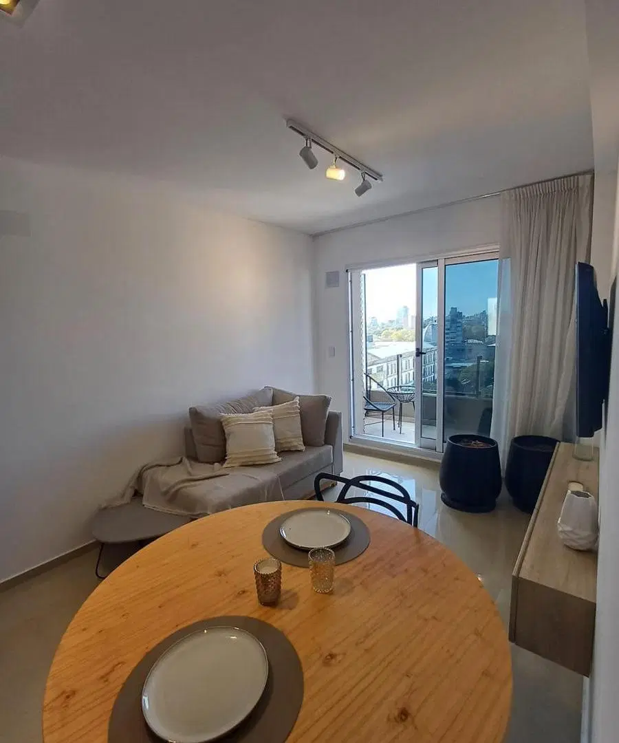 Departamento en Luis Agote 1