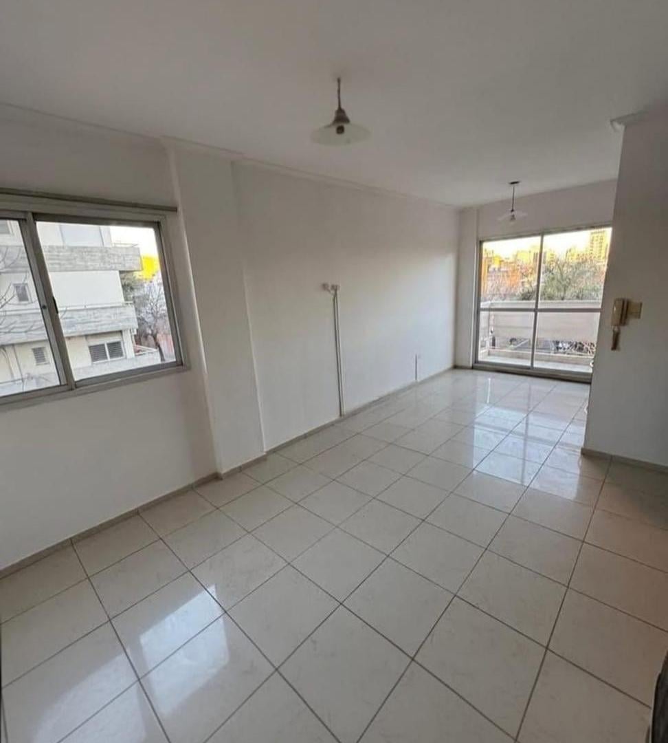 Foto de ESPAÑA 2000 -Departamento 1 dormitorio en Abasto, imagen 4