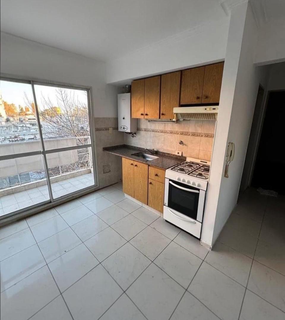 Foto de ESPAÑA 2000 -Departamento 1 dormitorio en Abasto, imagen 1