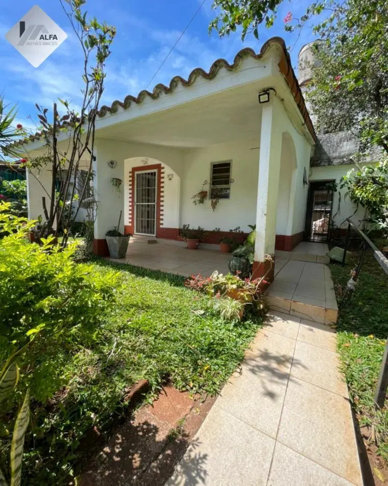 CASA EN VENTA (BARRIO YACYRETA) 2