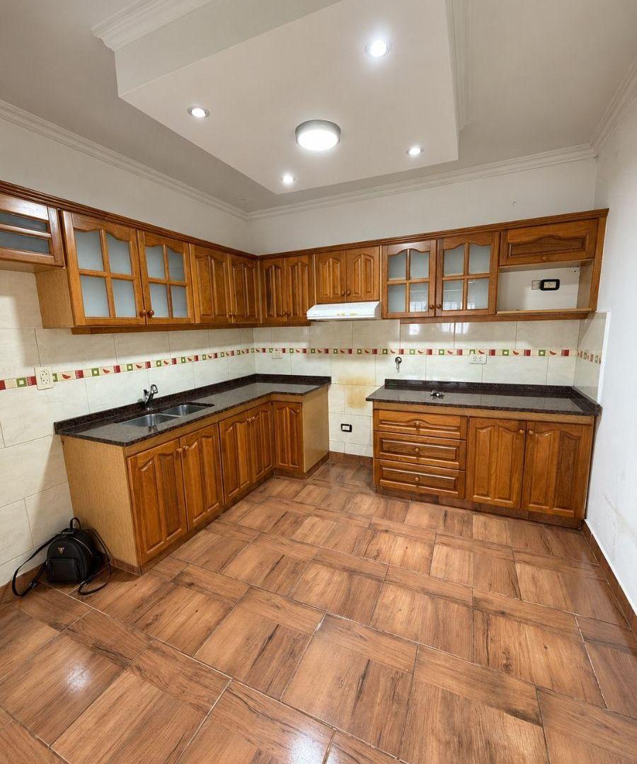 Foto de Casa 3 dormitorios, venta, Sarmiento 200, piscina, galerías, cerca del, imagen 2