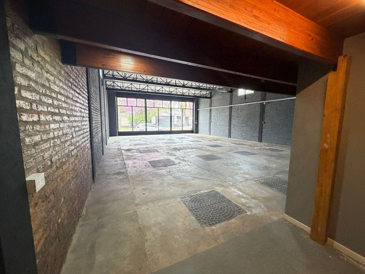 Foto de Alquiler local comercial 270 m² con entrepiso. Pte. Perón 1492, Funes., imagen 4