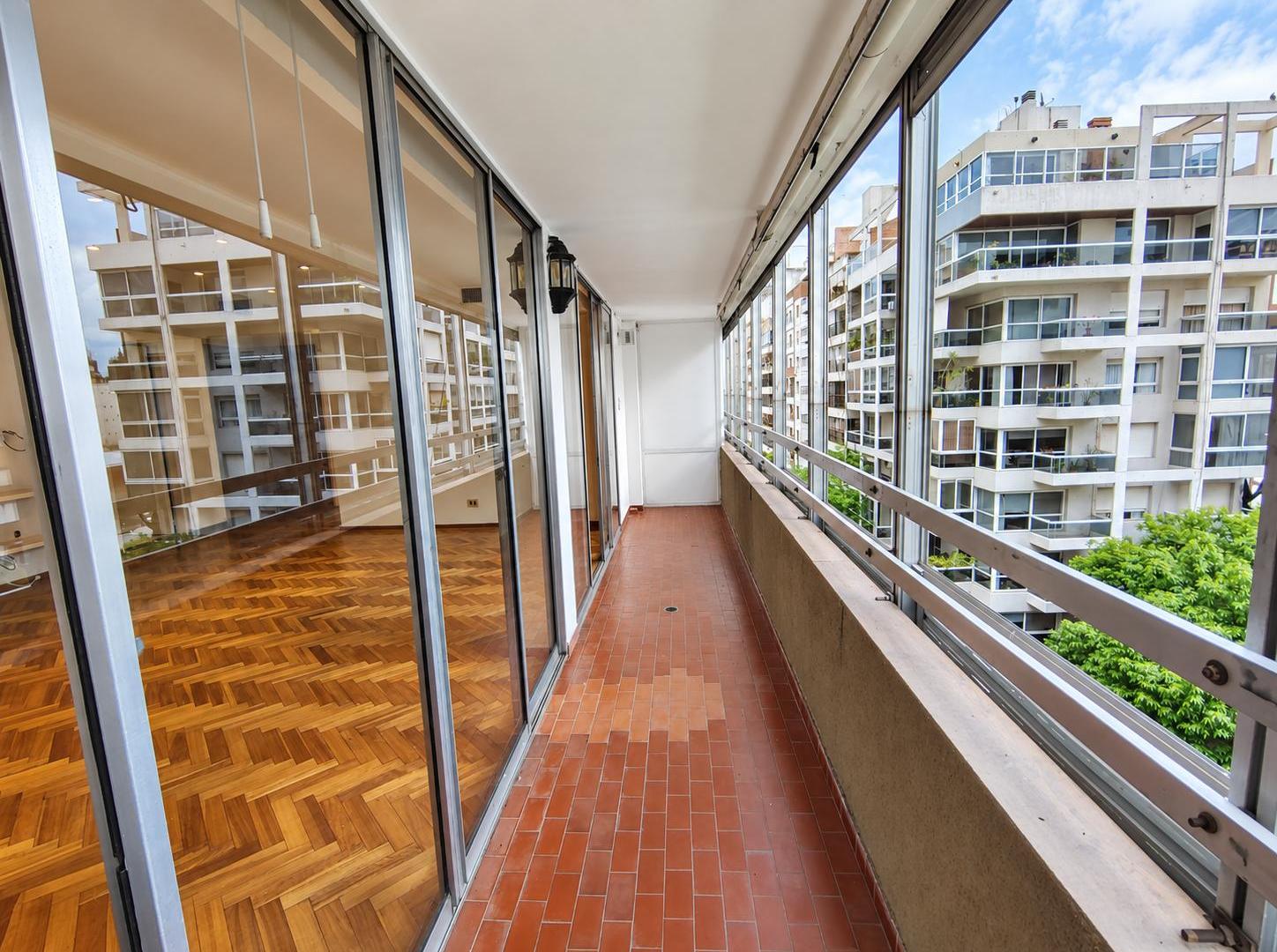 Foto de Alquiler Departamento 3 dormitorios, balcón corrido, 110 m², imagen 2