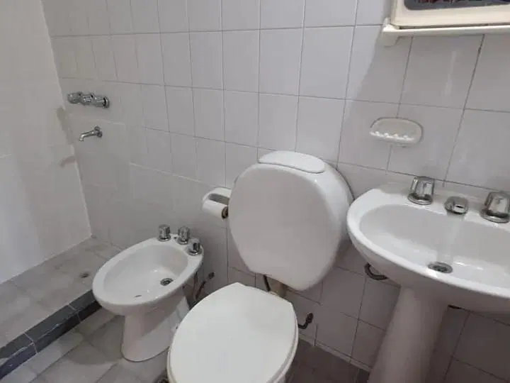 DEPTO 1 DORMITORIO - BALCON - S. DEL ESTERO N° 38 - B° CENTRO 5