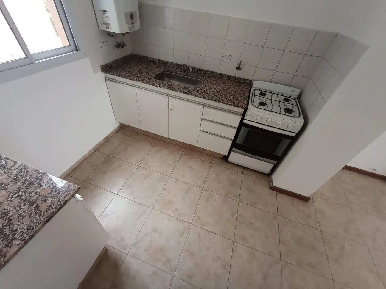 DEPTO 2 DORM + COCHERA - BALCON ASADOR - VIGILANCIA - B° MATIENZO 5