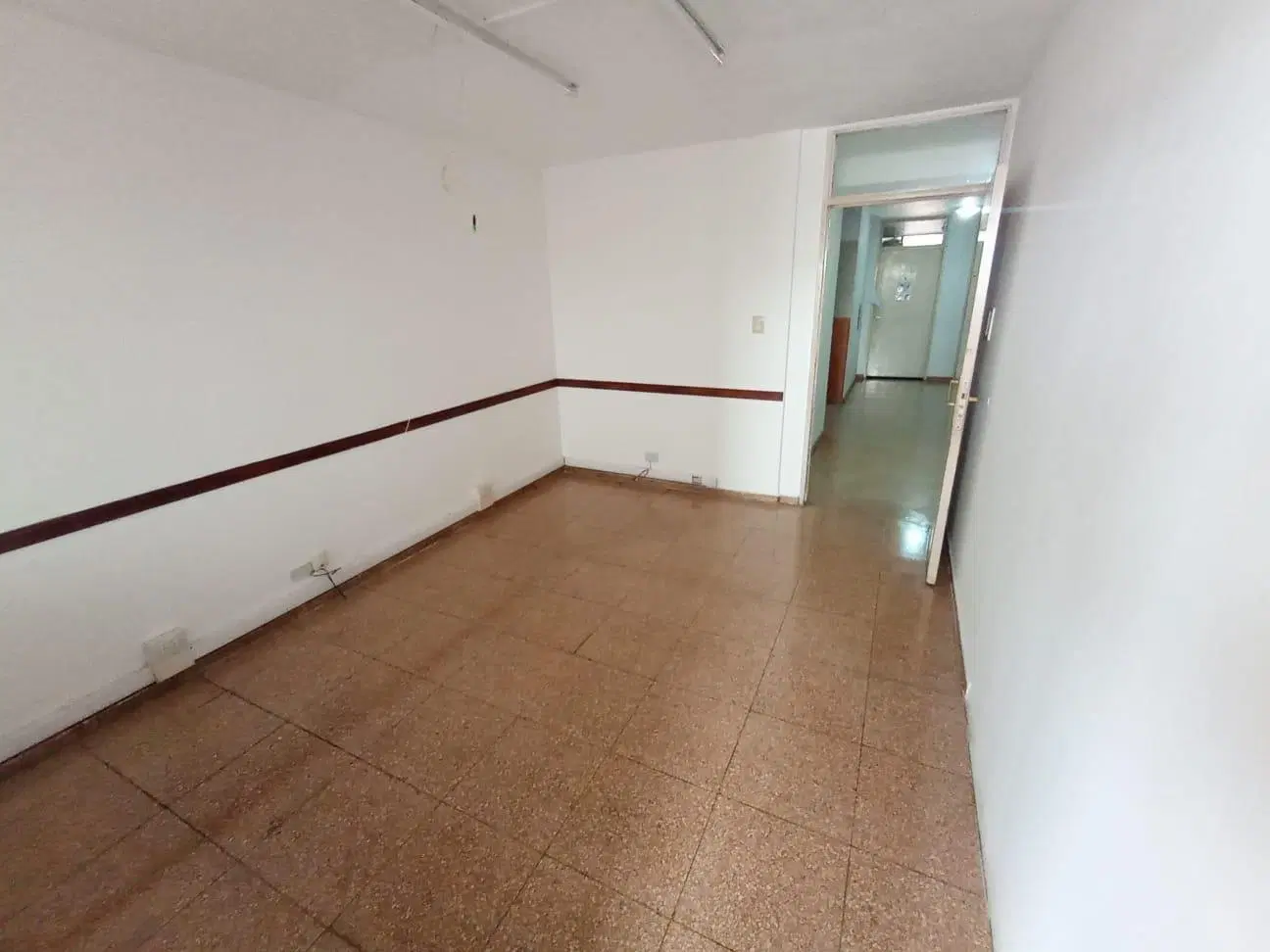 ALQUILER - OFICINA + PRIVADO - ITUZAINGO N° 94 - B° CENTRO 2
